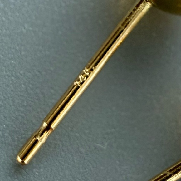 Solid 14K Gold Genuine Pearl Earrings 5mm - Picture 9 of 10